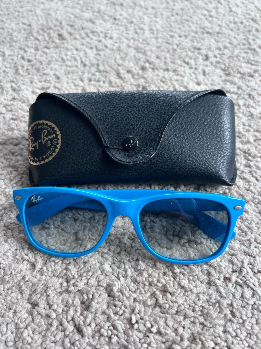 Ray-Ban Women’s Bright Blue Wayfarer Sunglasses